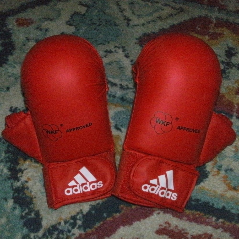 Adidas Karate WKF Approved Sparring Gear Gloves with Thumb Red adult size S